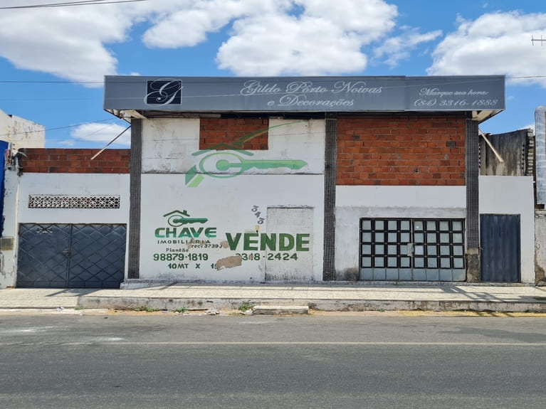 Prédio comercial – Augusto Severo – Centro